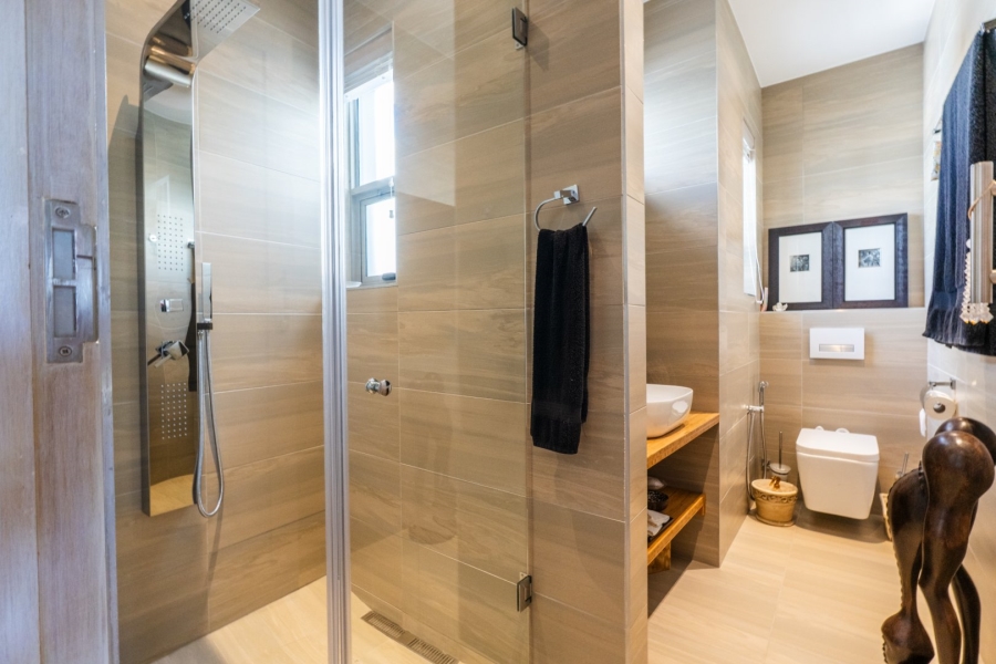 5 Bedroom Property for Sale in Wilderness Heights Western Cape